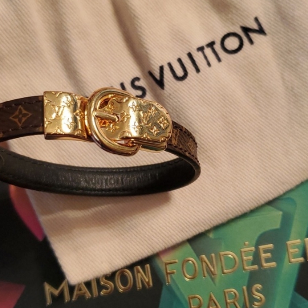 Louis Vuitton Monogram Fasten Your LV Bracelet includes Original Box & Dust Bag - Picture 9 of 9